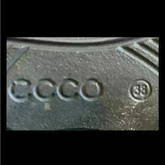 ECCO BUTTON STRAP BLACK LEATHER SLIP ONS HEELS PUMPS SHOES WOMENS SZ  7.5 EU 38 - Picture 5 of 5